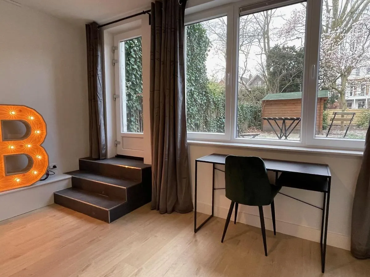 Beautiful 1 Bedroom Serviced Apartment 76M2 -Mnl B- Rotterdam